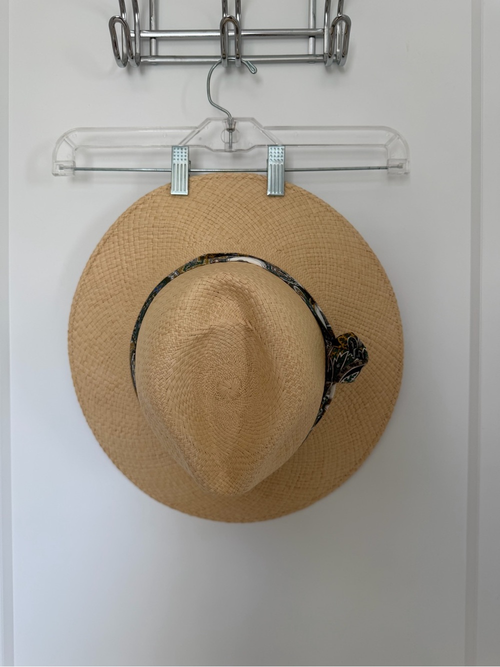 Veronica Beard for FREYA Natural Straw Sun Hat with Black Floral Band NWOTs